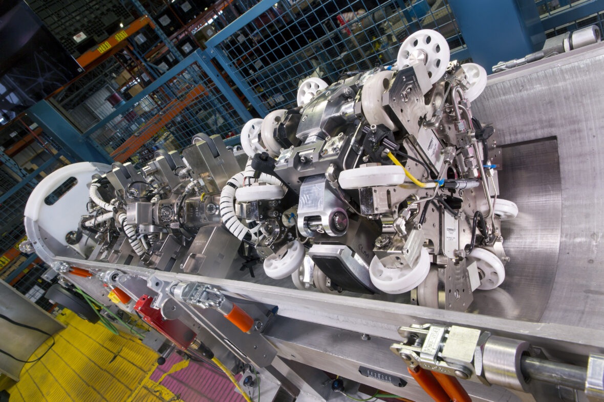 Dynamic photograph of the moderator relief duct inspection equipment (MORDIE)