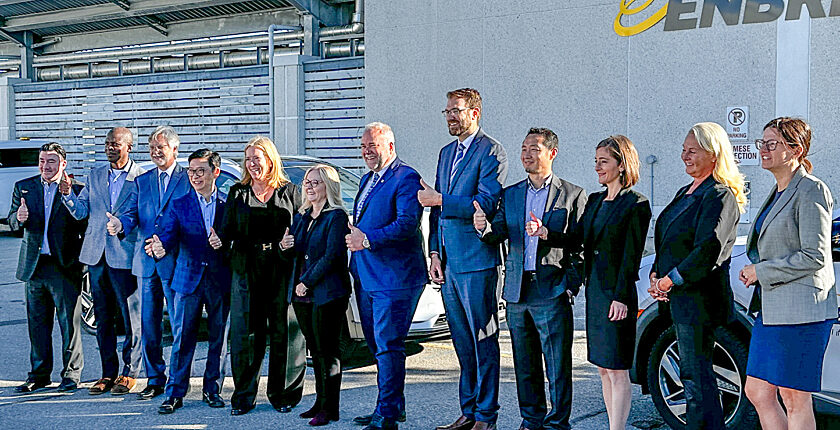 Kinectrics and other leading representatives at Hydrogen Innovation Fund announcement event