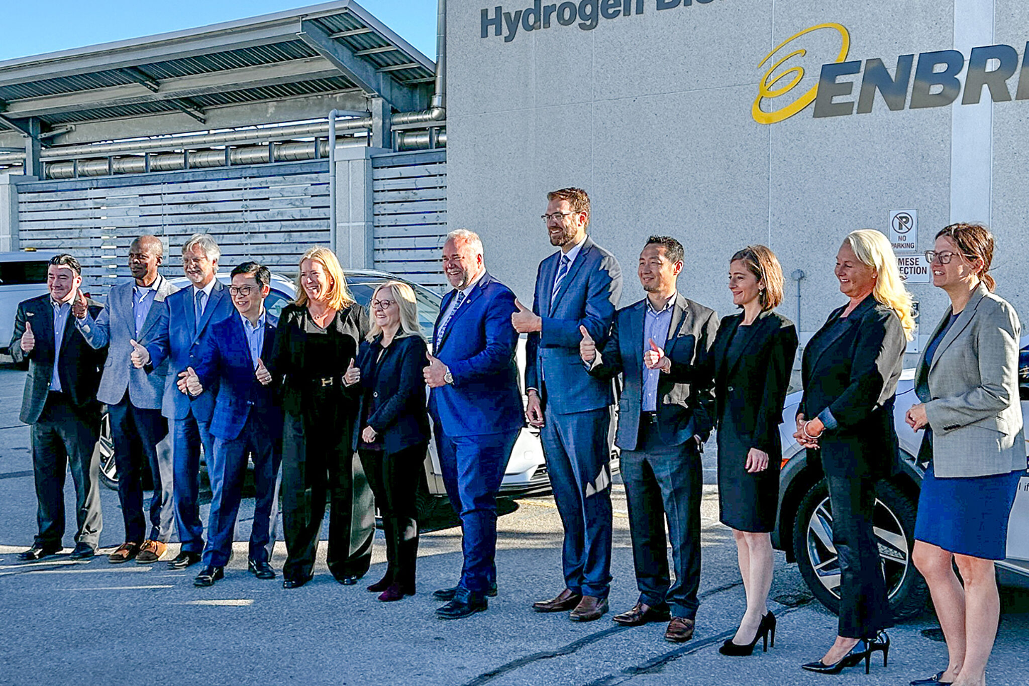 Kinectrics and other leading representatives at Hydrogen Innovation Fund announcement event